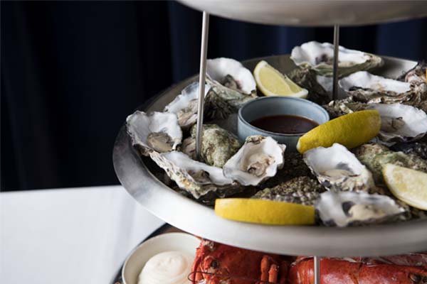 Skaldyrsfad hos restaurant HUMMER